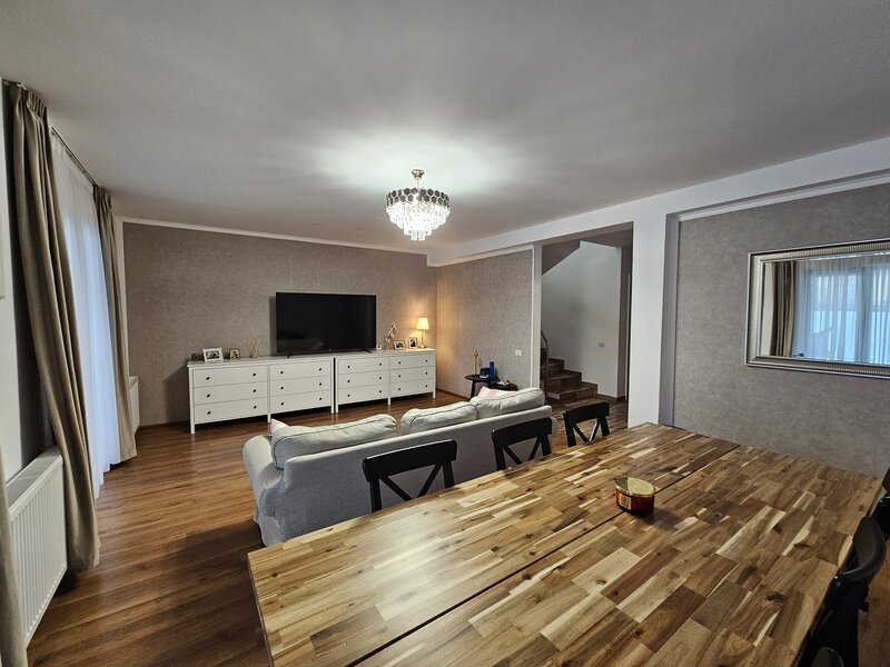 Comuna Berceni, Strada Intre Vii,